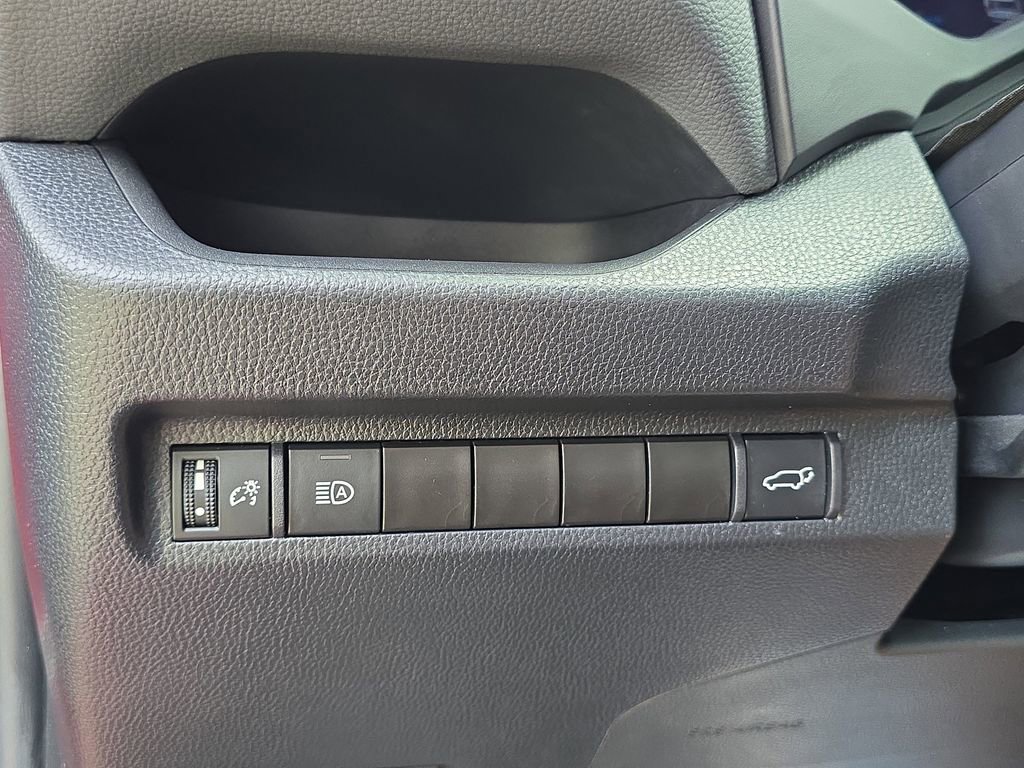 Used 2023 Toyota RAV4 XLE Premium image 27