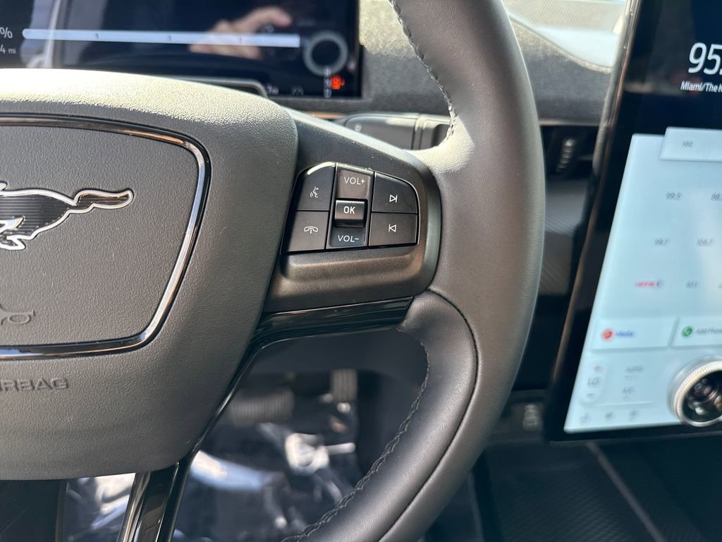 Certified 2025 Ford Mustang Mach-E Premium image 16