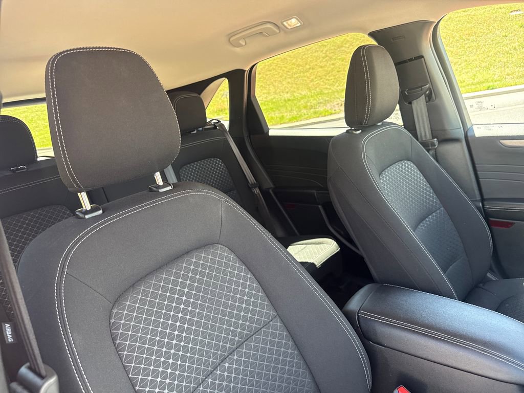 Certified 2025 Ford Escape Active AWD/4WD image 29
