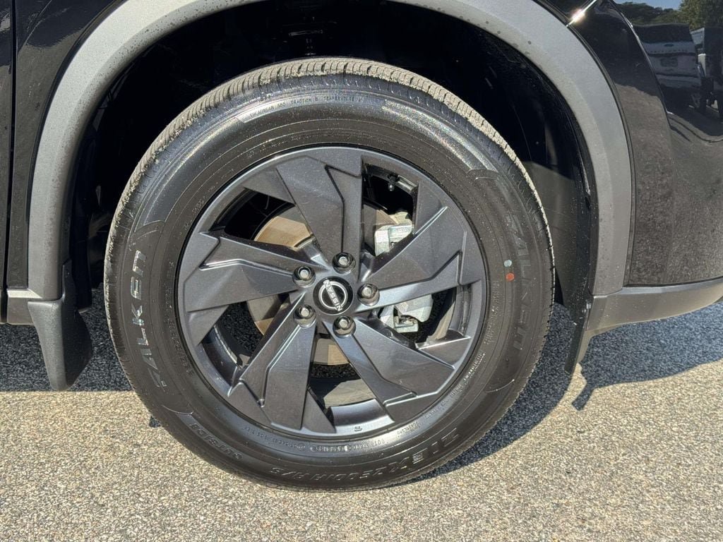 Used 2026 Nissan Rogue SV FWD image 27