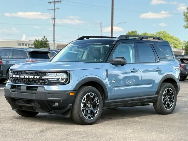 Certified 2025 Ford Bronco Sport Outer Banks w/ Outer Banks Tech Package+ AWD/4WD image 40