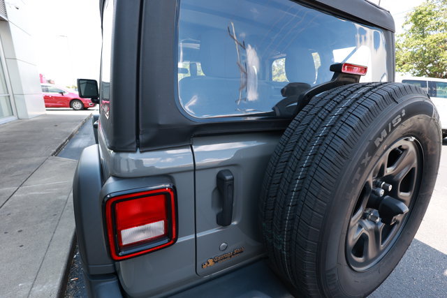 Used 2023 Jeep Wrangler Sport AWD/4WD image 12