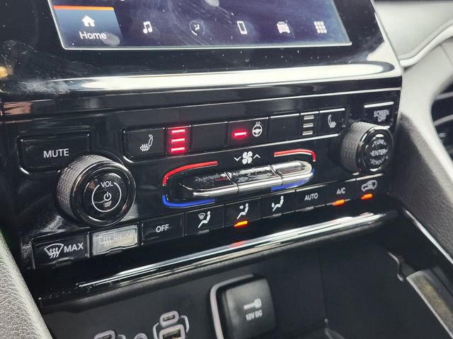 Used 2023 Jeep Grand Cherokee L Altitude AWD/4WD image 25