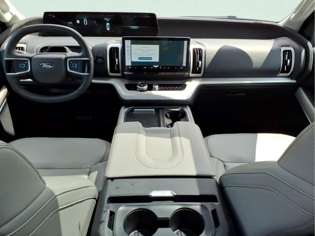 Certified 2025 Ford Expedition Active AWD/4WD image 11