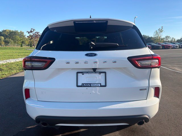 Certified 2023 Ford Escape ST-Line w/ Equipment Group 301A FWD image 9