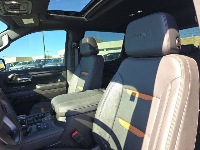 Used 2024 GMC Sierra 1500 AT4 w/ Technology Package AWD/4WD image 13