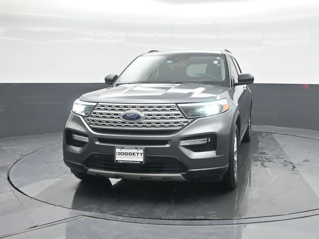 Certified 2021 Ford Explorer XLT w/ Equipment Group 202A image 5