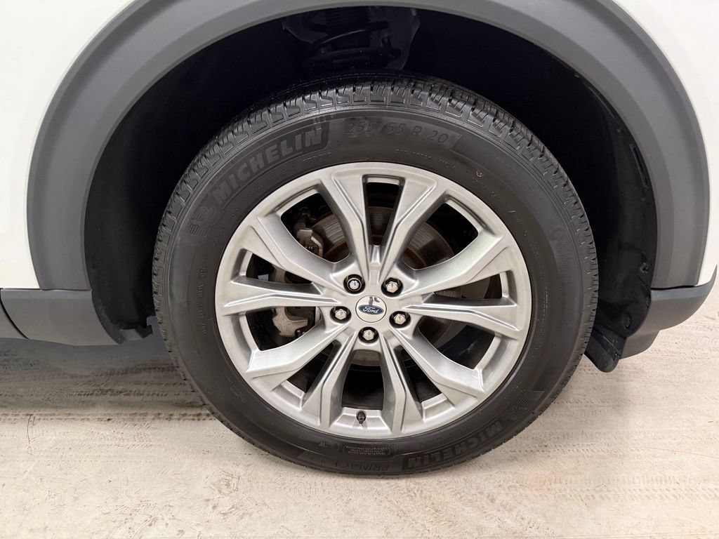 Certified 2024 Ford Explorer XLT w/ Equipment Group 202A AWD/4WD image 38