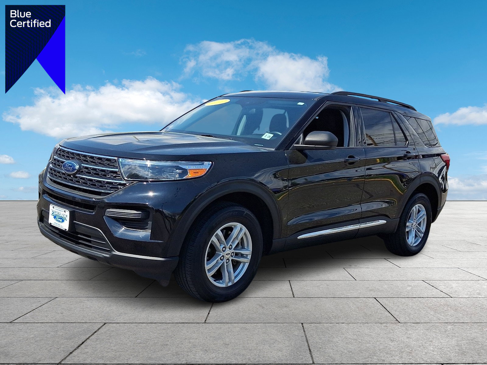 Certified 2022 Ford Explorer XLT w/ Class IV Trailer Tow Package