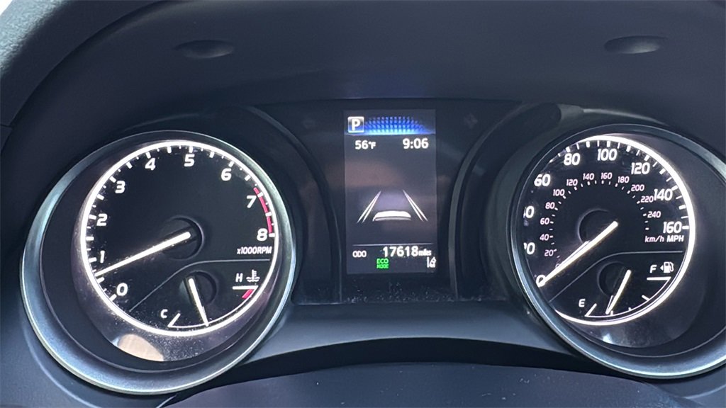 Used 2023 Toyota Camry SE image 14