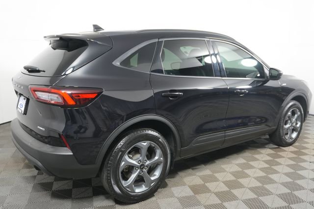 Certified 2025 Ford Escape ST-Line AWD/4WD image 3