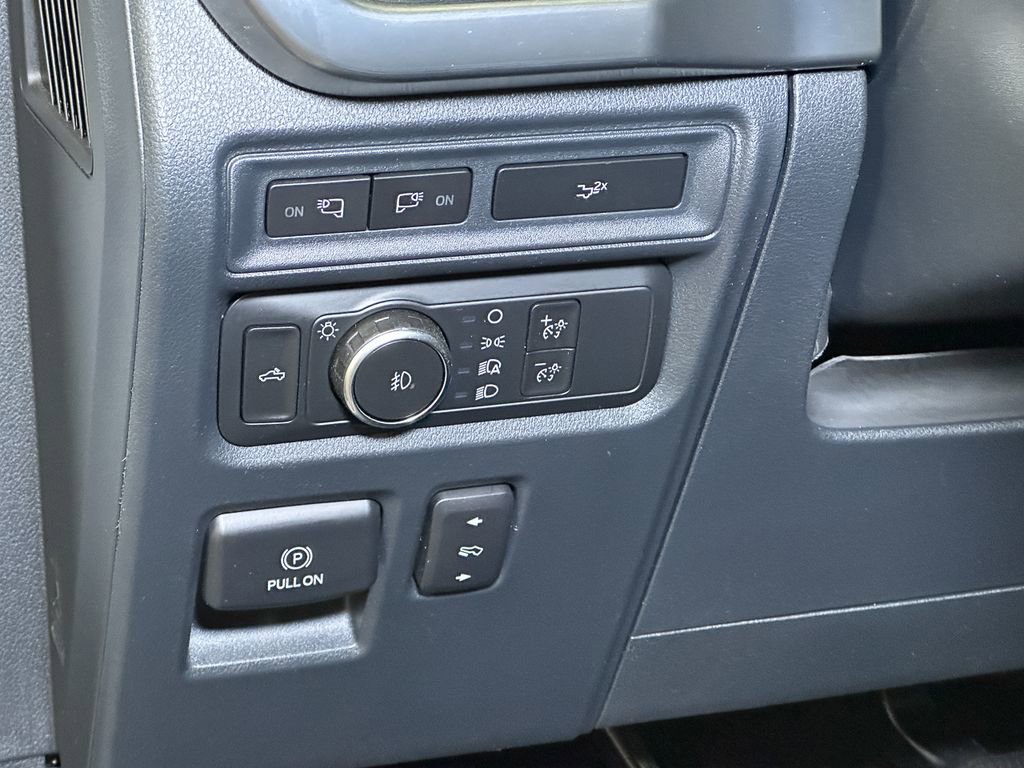 Certified 2022 Ford F150 Lariat w/ Equipment Group 502A High image 27