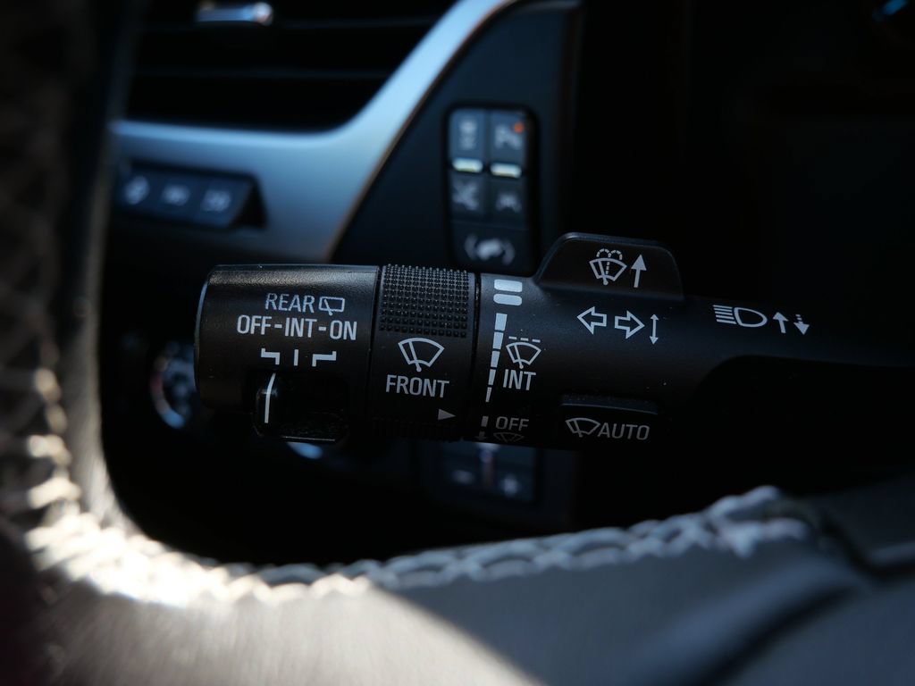 Used 2018 Chevrolet Suburban Premier AWD/4WD image 25