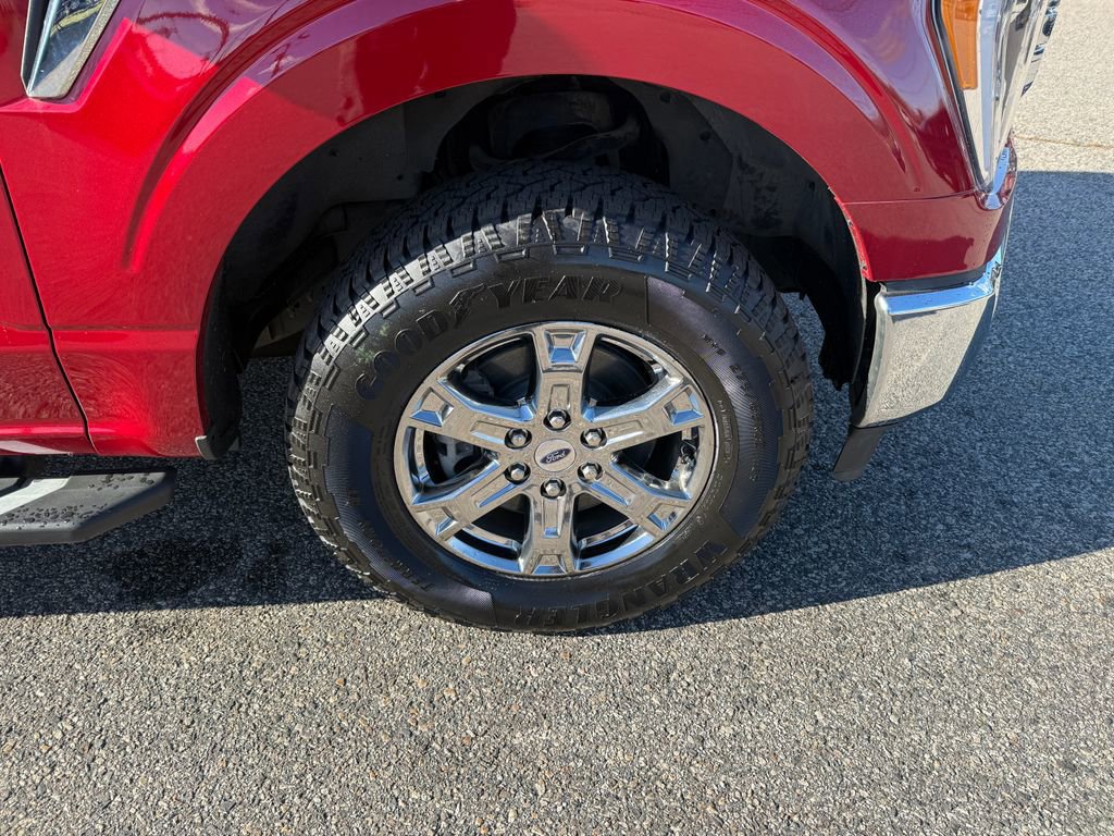 Certified 2022 Ford F150 XLT w/ Equipment Group 302A High image 30