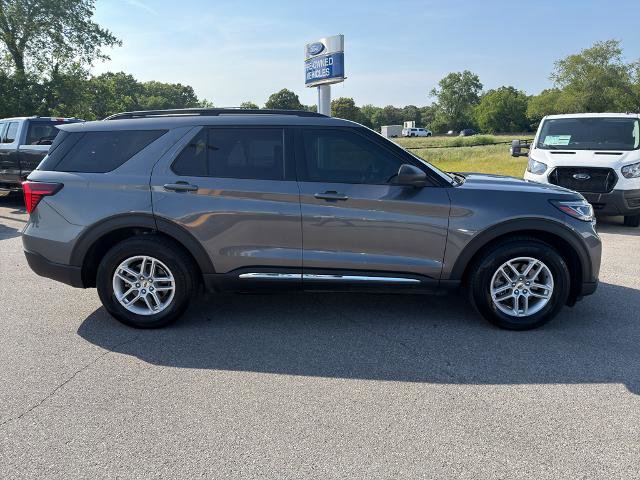 Certified 2025 Ford Explorer Active w/ Active Comfort Package RWD image 4