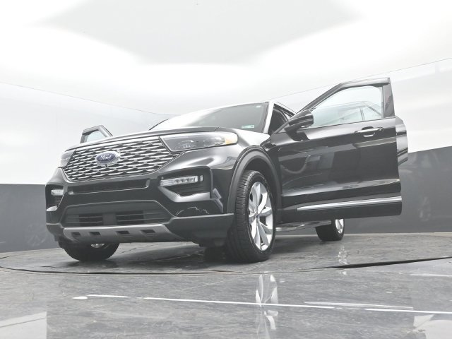 Certified 2024 Ford Explorer Platinum w/ Technology Package AWD/4WD image 33