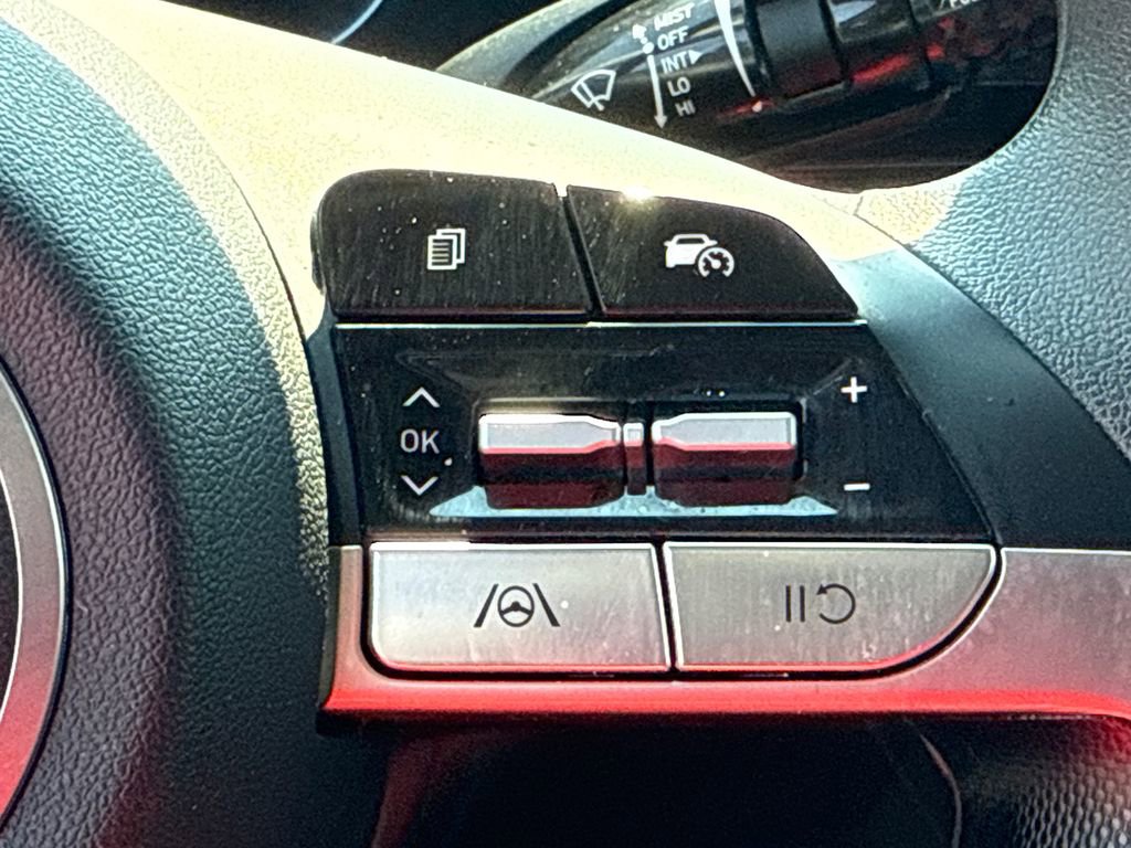 Used 2024 Hyundai Elantra SEL image 25