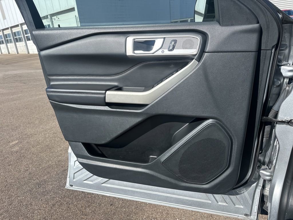 Certified 2023 Ford Explorer Limited image 16