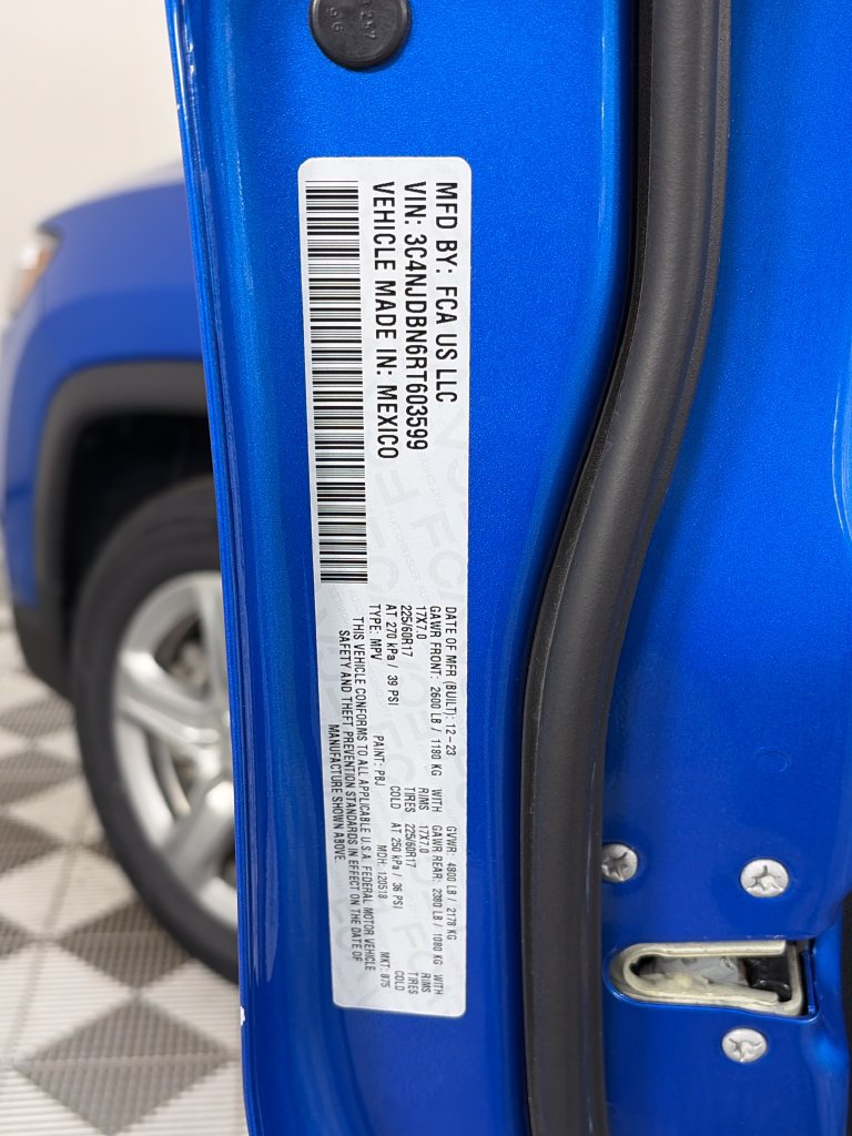 Used 2024 Jeep Compass Latitude AWD/4WD image 9