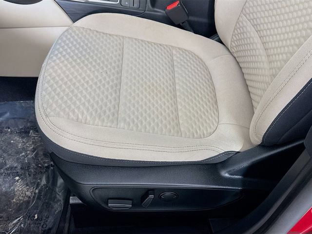 Certified 2020 Ford Escape SE image 18