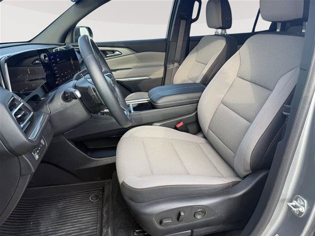 Used 2024 Chevrolet Traverse LT w/ Midnight/Sport Edition AWD/4WD image 9