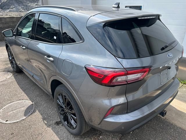 Certified 2023 Ford Escape ST-Line Elite w/ Premium Technology Package AWD/4WD image 4