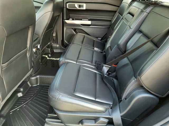 Certified 2023 Ford Explorer XLT w/ Equipment Group 202A RWD image 6