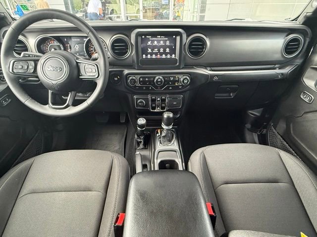 Used 2023 Jeep Gladiator Sport AWD/4WD image 16