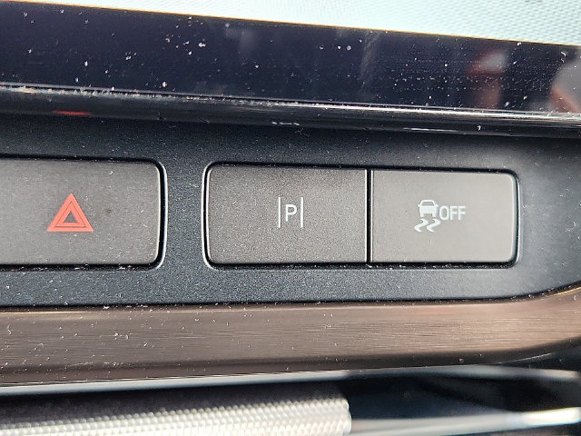 Certified 2022 Ford F150 Lightning Lariat AWD/4WD image 23