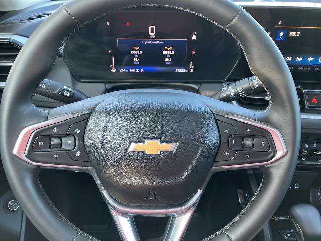 Used 2025 Chevrolet TrailBlazer LT w/ Convenience Package AWD/4WD image 34