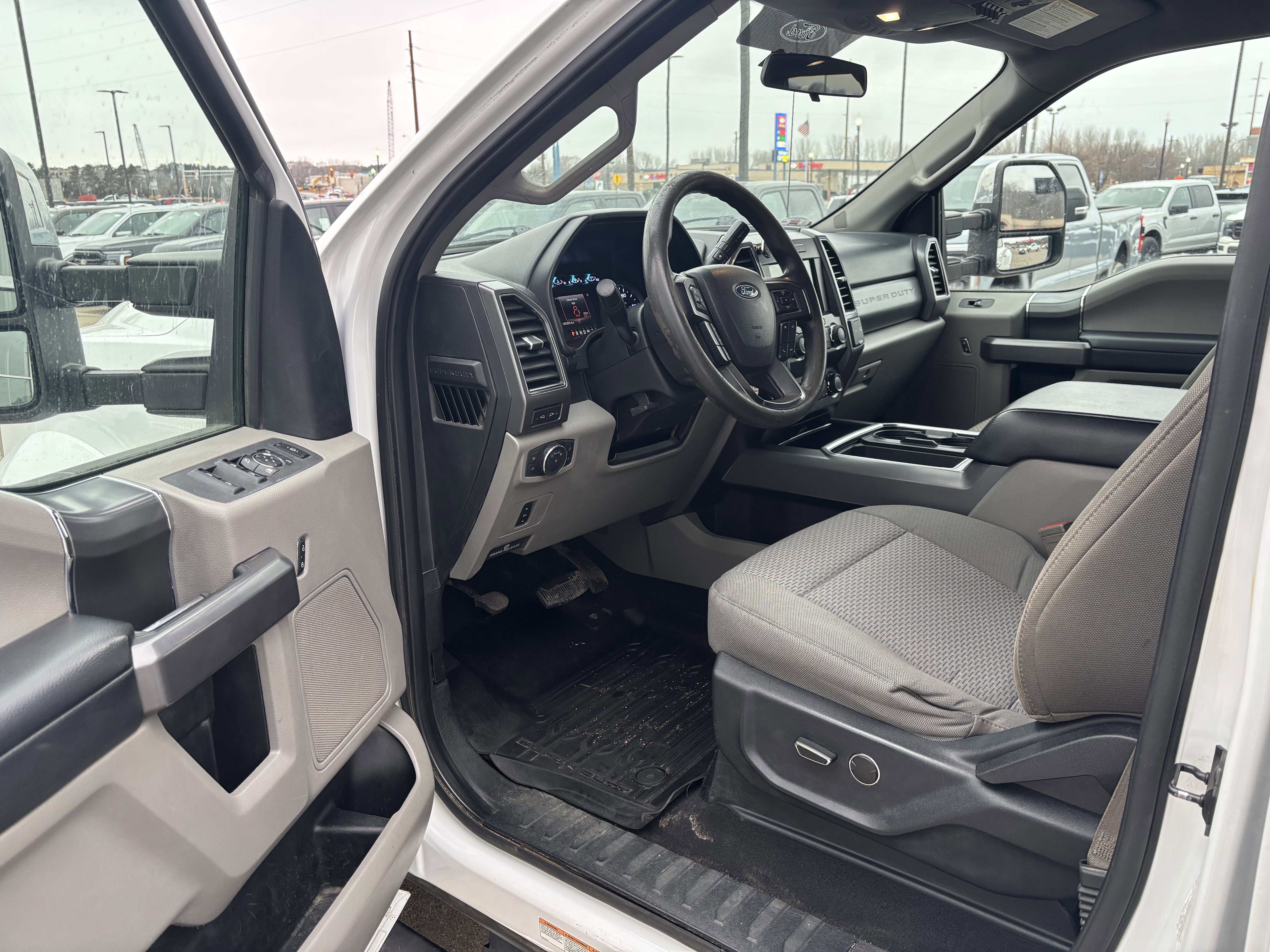 Certified 2019 Ford F450 XLT w/ XLT Premium Package image 14