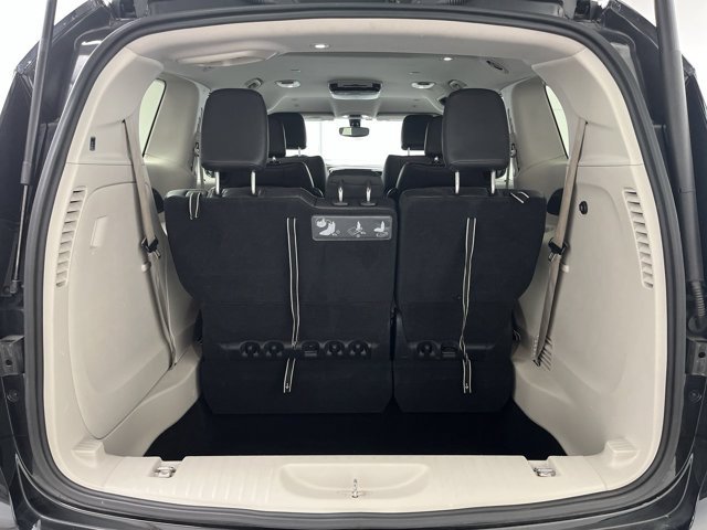 Used 2019 Chrysler Pacifica Touring-L FWD image 28