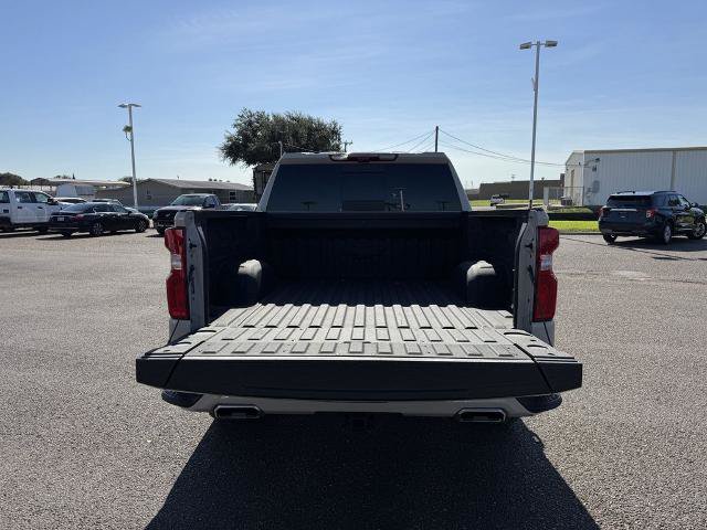 Used 2026 Chevrolet Silverado 1500 High Country w/ High Country Premium Package AWD/4WD image 5