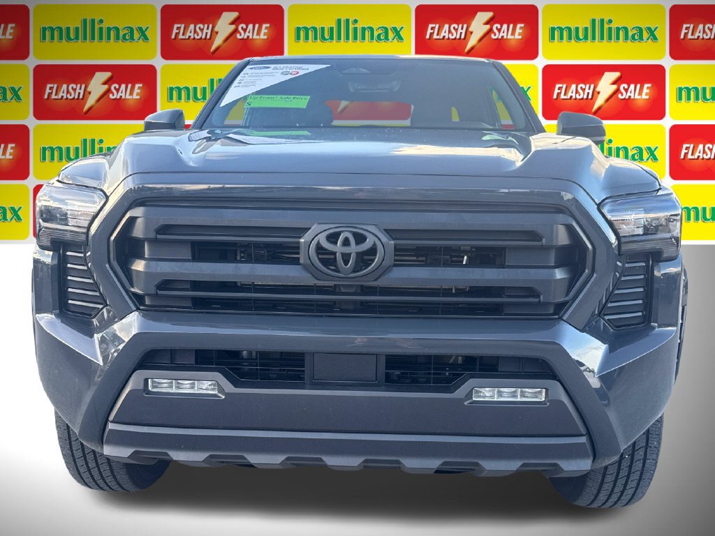 Used 2025 Toyota Tacoma SR5 AWD/4WD image 10