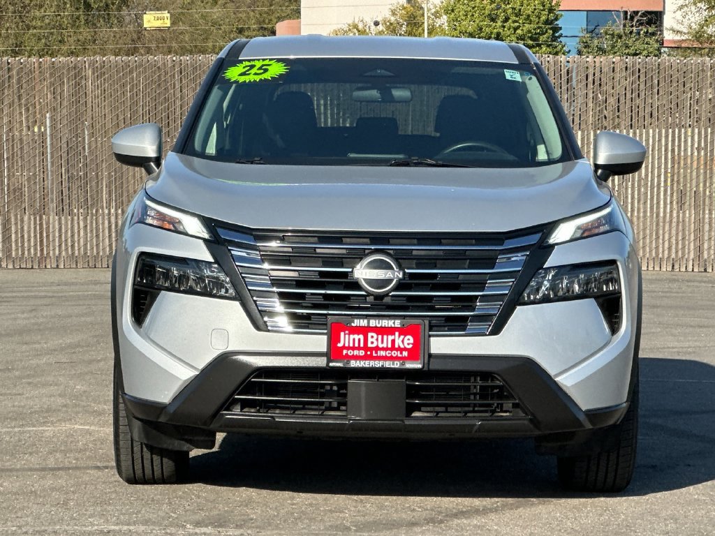Used 2025 Nissan Rogue SV AWD/4WD image 8
