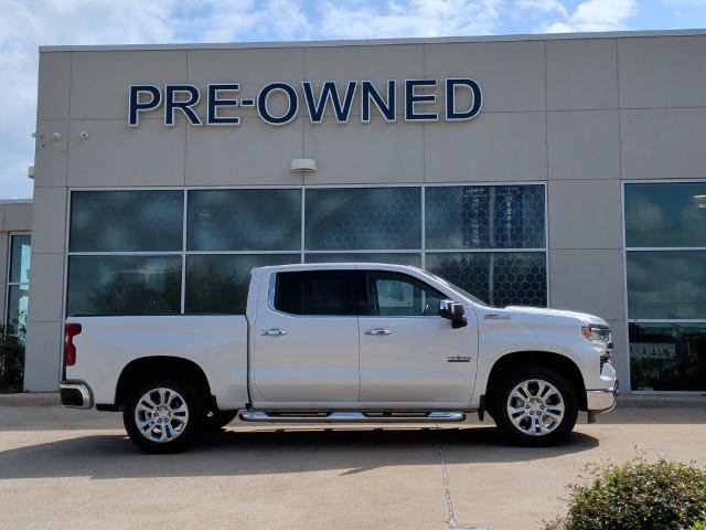 Used 2023 Chevrolet Silverado 1500 LTZ w/ Technology Package AWD/4WD image 2