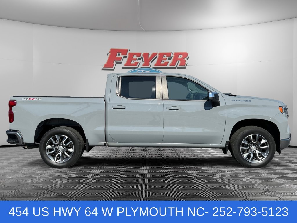 Used 2024 Chevrolet Silverado 1500 LT AWD/4WD image 6