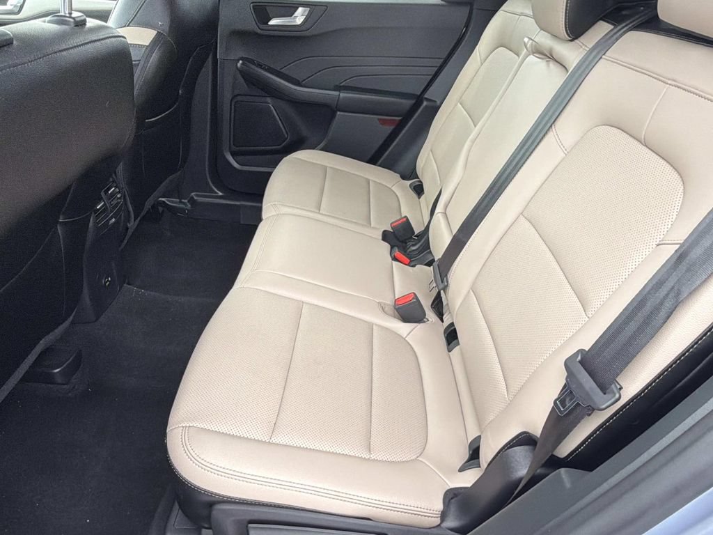 Certified 2022 Ford Escape SEL FWD image 15