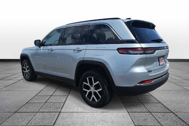 Used 2024 Jeep Grand Cherokee Limited AWD/4WD image 7