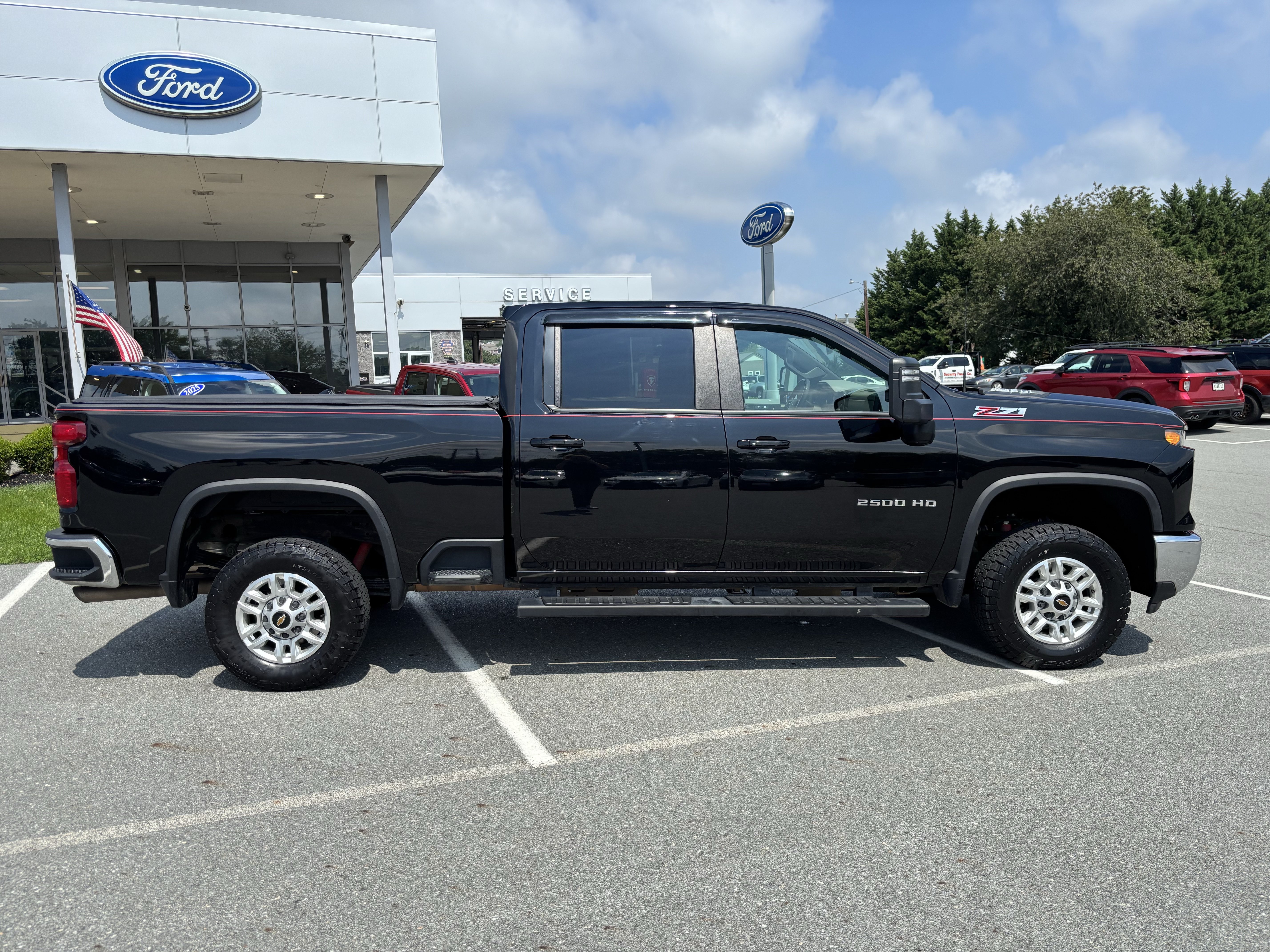 Used 2024 Chevrolet Silverado 2500 LT w/ All Star Edition AWD/4WD image 8
