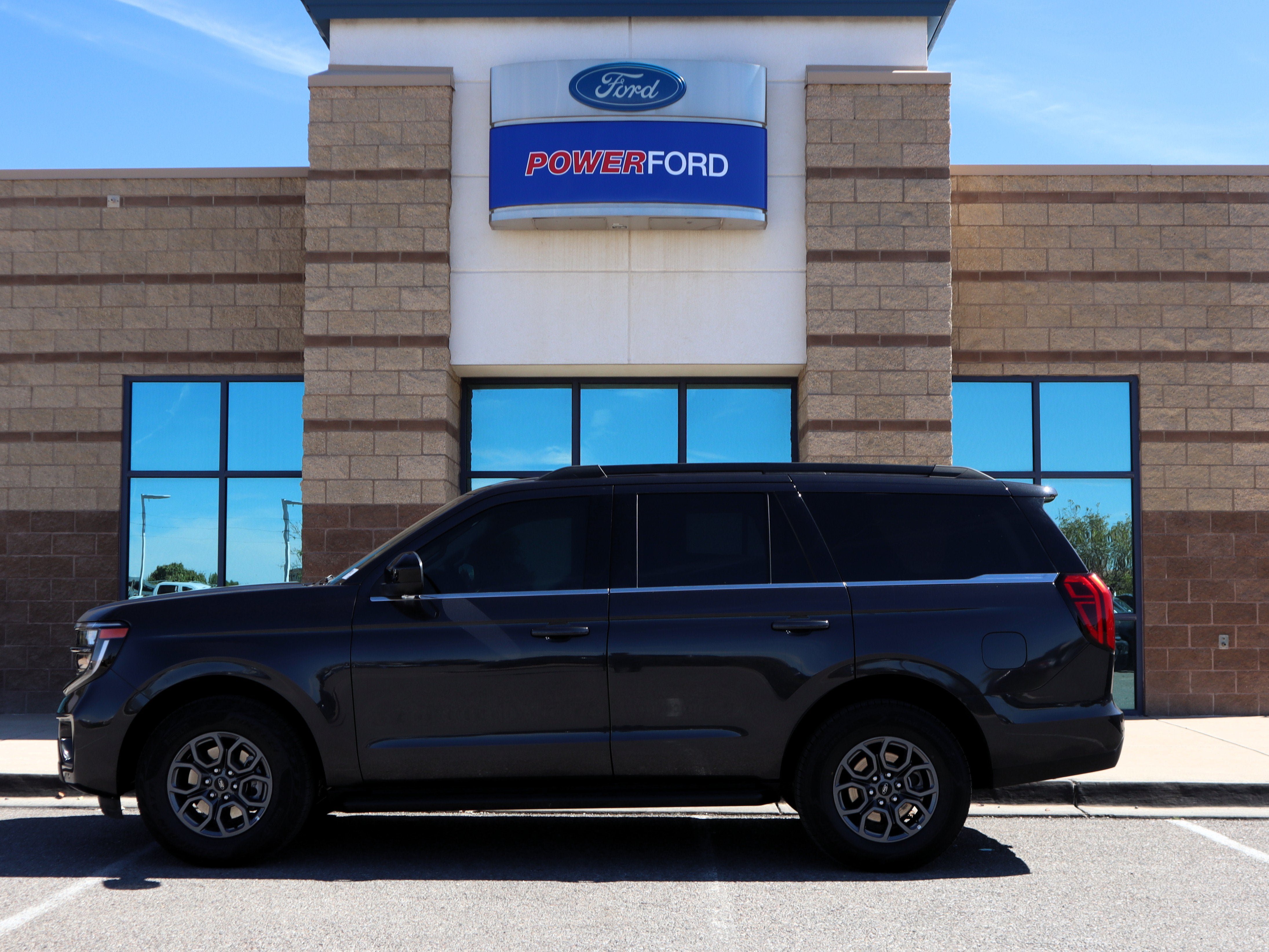 Certified 2025 Ford Expedition Active AWD/4WD image 9