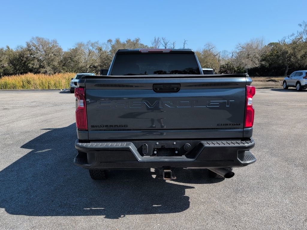 Used 2020 Chevrolet Silverado 2500 Custom w/ Custom Value Package image 4