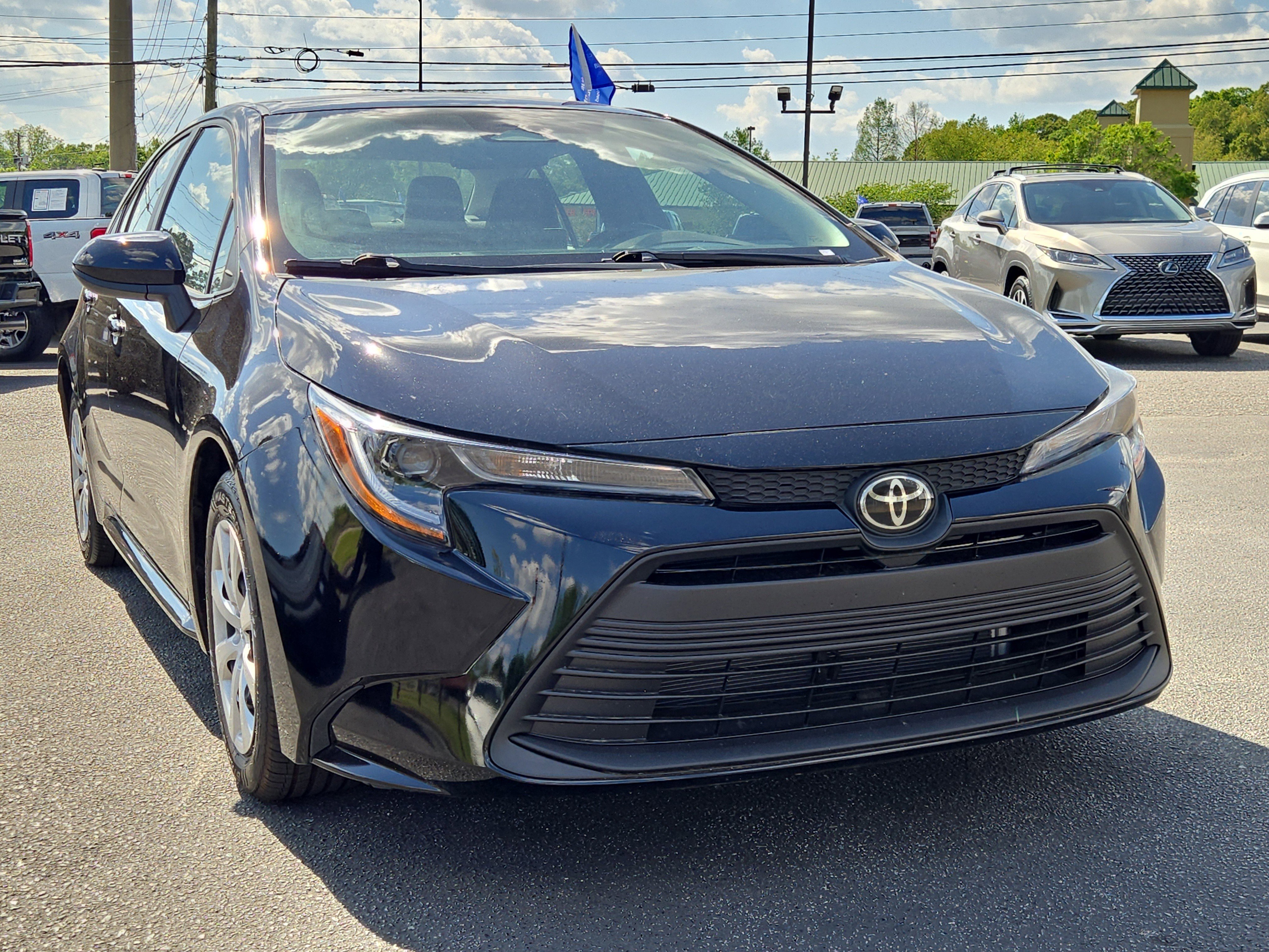 Used 2023 Toyota Corolla LE FWD image 11