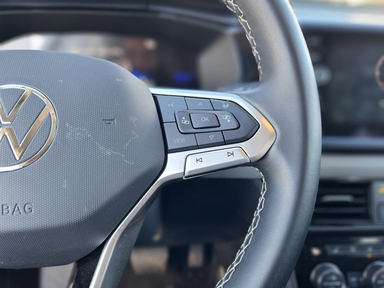 Used 2024 Volkswagen Taos SE image 28