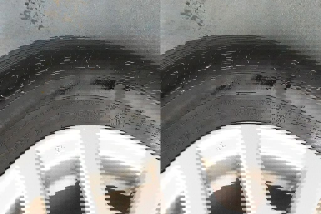 Used 2024 Toyota Tacoma SR5 AWD/4WD image 33