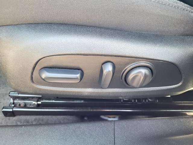 Used 2025 Chevrolet Malibu LT FWD image 11