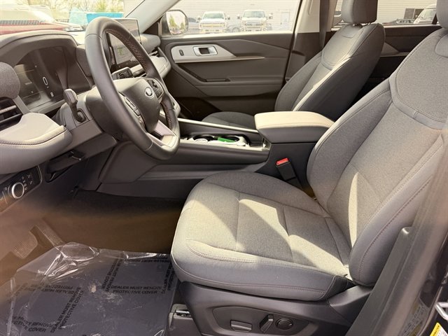 Certified 2025 Ford Explorer Active AWD/4WD image 14