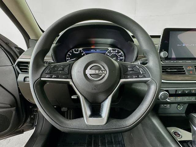Used 2024 Nissan Altima 2.5 SV FWD image 15
