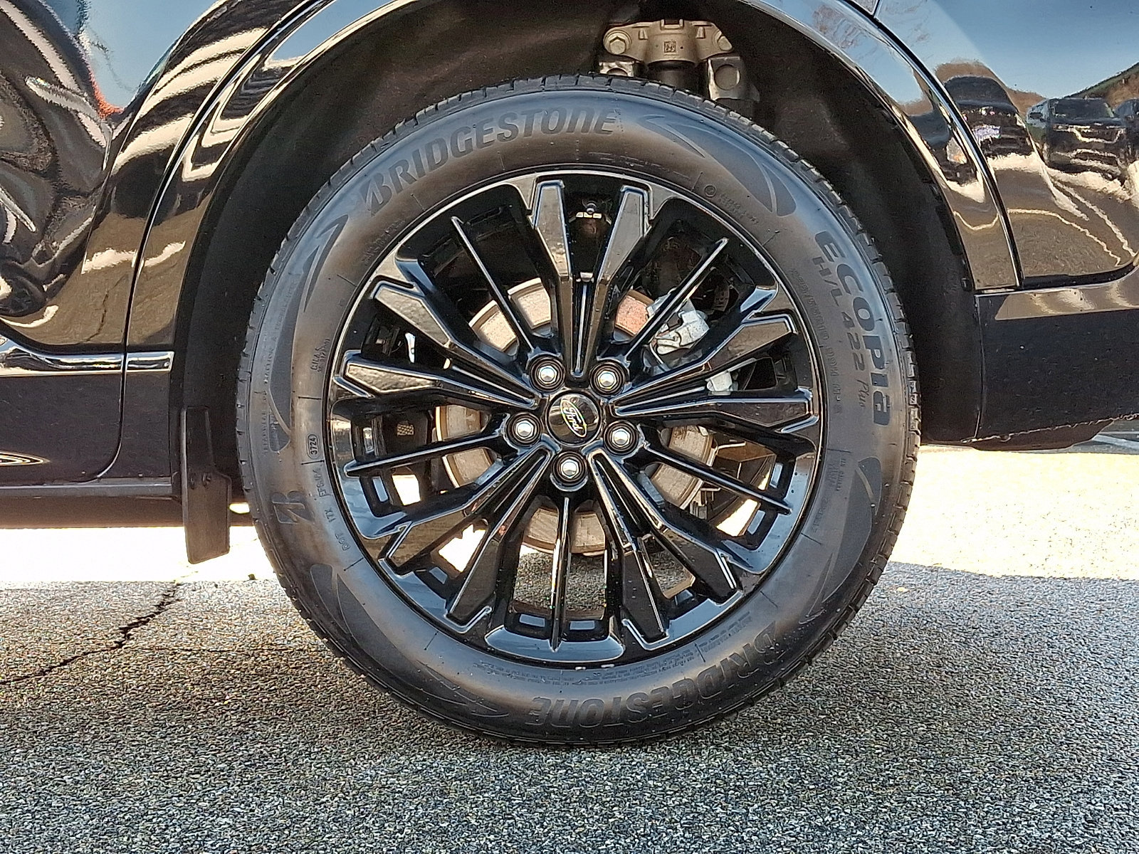 Certified 2025 Ford Escape ST-Line Elite w/ Premium Technology Package image 28