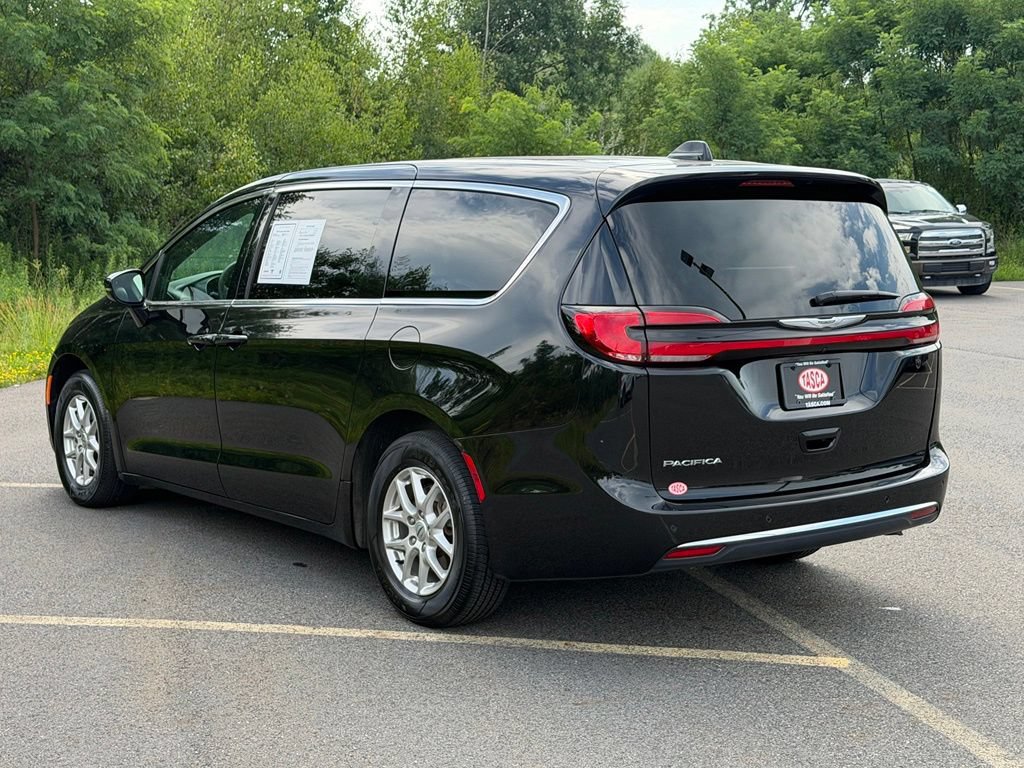 Used 2025 Chrysler Pacifica Select FWD image 24